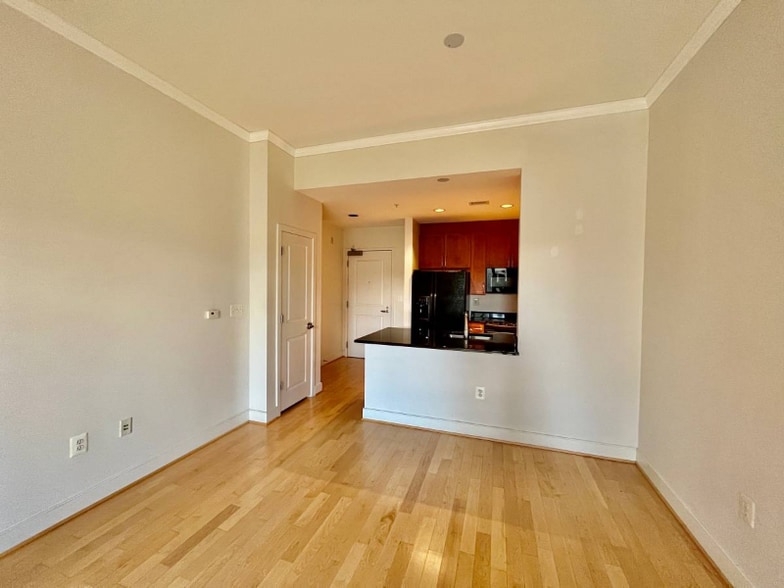 Building Photo - 4101 Albemarle St NW