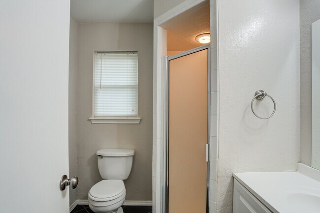 Building Photo - South Lubbock 4 bedroom 2 bath home