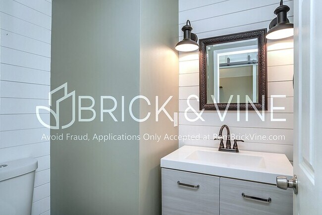 Building Photo - 6209 Nasby Dr