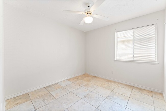 Building Photo - 9134 Gustine Ln