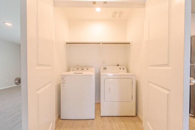 Building Photo - Rental Home