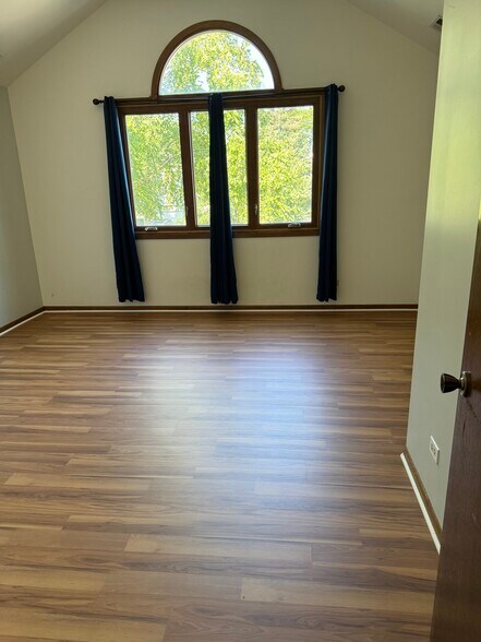 Building Photo - 17573 Pheasant Dr