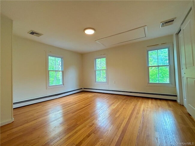 Building Photo - 941 Elting Rd