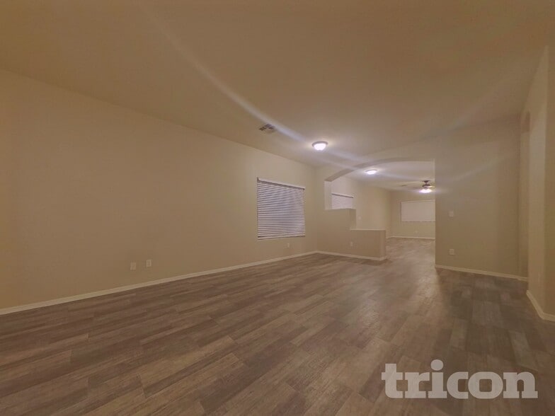 Building Photo - 11910 W Jackson St