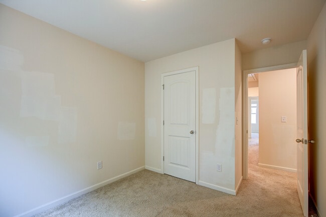 Building Photo - 44 Chastain Cir