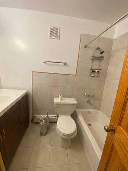 Building Photo - 8340 Talbot St