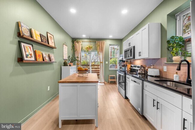 Building Photo - 5426 Irving St