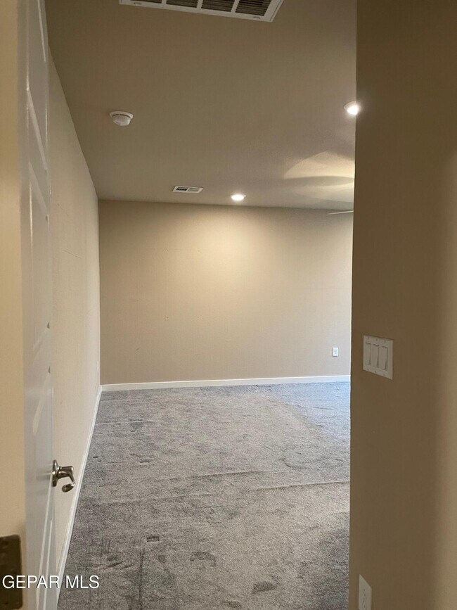 Building Photo - 15117 Design Ct