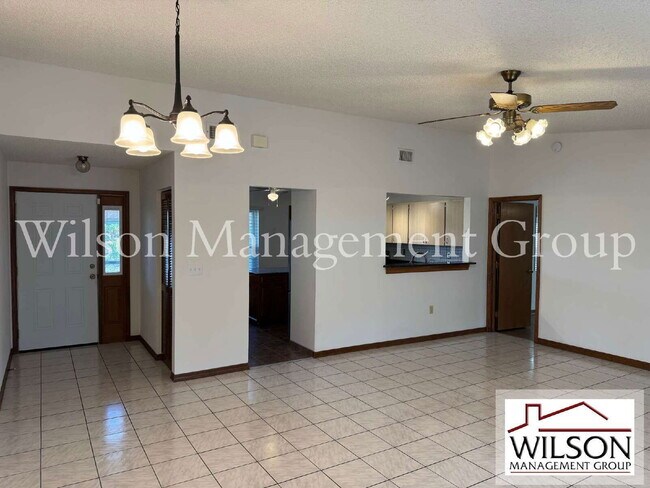 Building Photo - 1420 Flamingo Dr