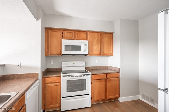 Building Photo - 6650 W Warm Springs Rd