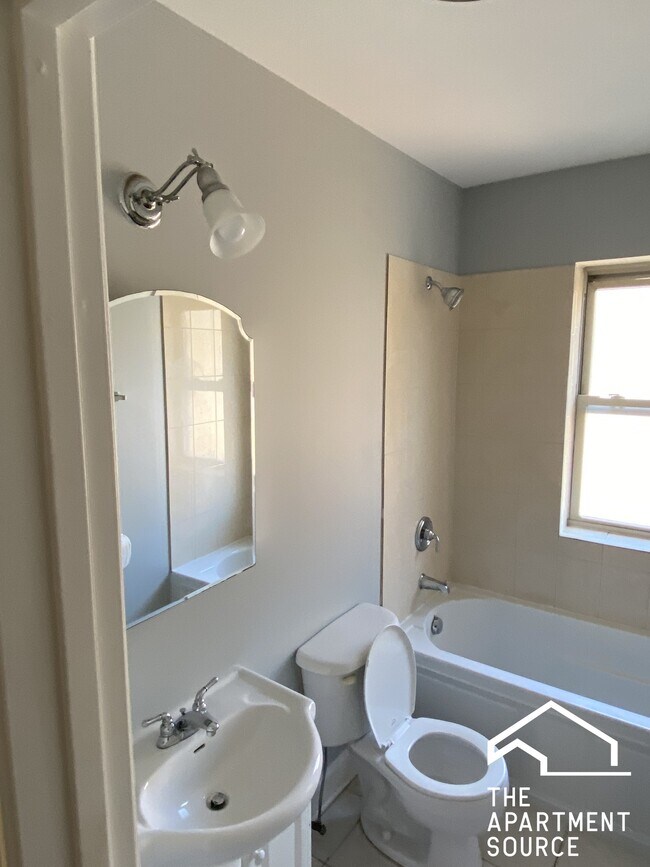 Building Photo - 4564 W George St