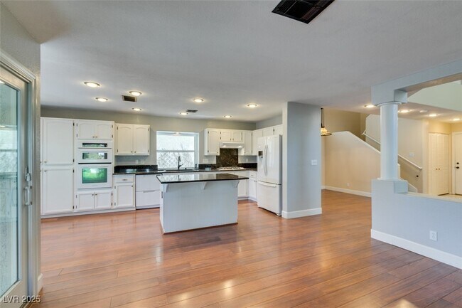 Building Photo - 9201 Buckhaven Dr