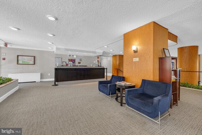 Building Photo - 2500 N Van Dorn St