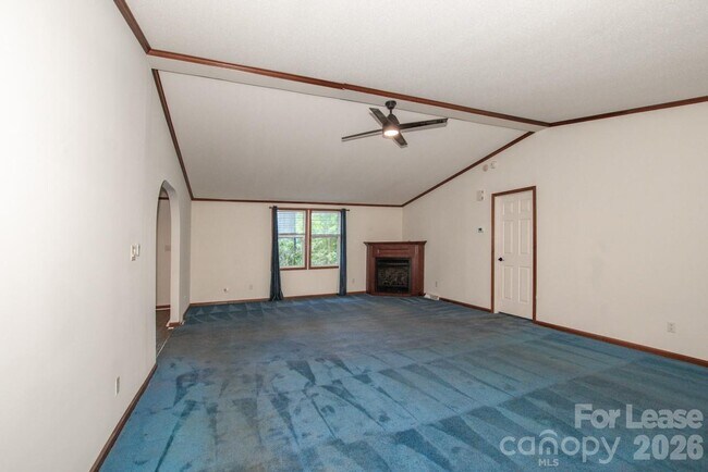 Building Photo - 447 Kemp Rd