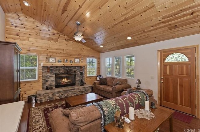 Building Photo - 1165 Saturn Way
