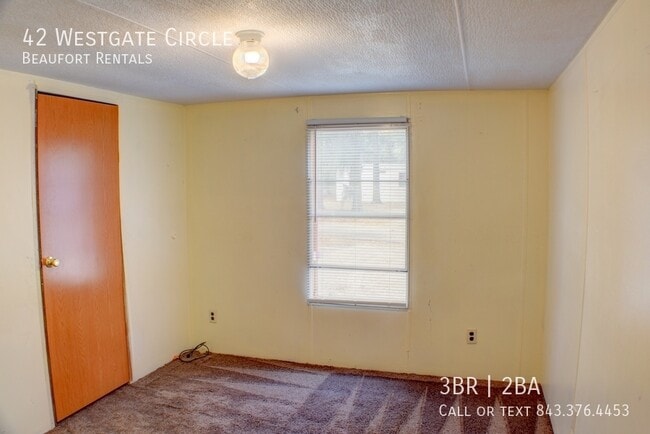 Building Photo - 42 Westgate Cir