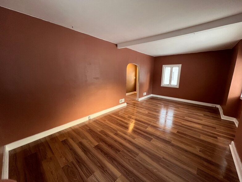 Building Photo - 2518 Hermansau St