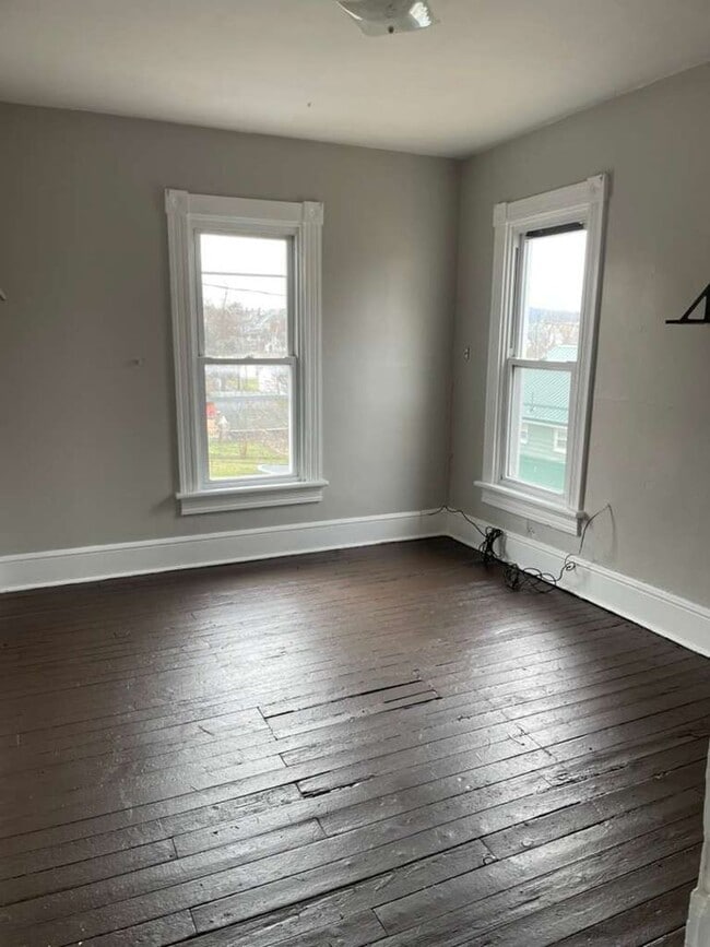 Building Photo - 436 Crawford Ave