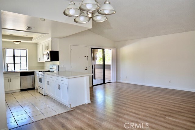 Building Photo - 21696 Laurelrim Dr