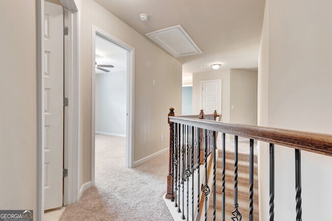 Building Photo - 180 Charleston Dr