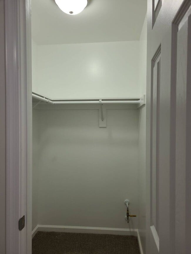 Building Photo - 6032 Brookwood Dr