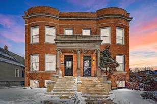 Building Photo - 519 W 65th Pl