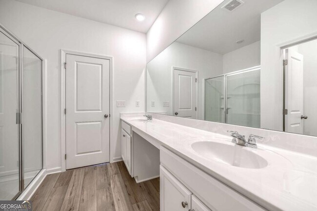 Building Photo - 49 Kestrel Dr