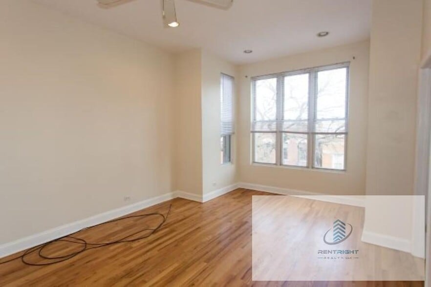 Building Photo - 1411 W Erie St