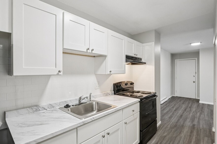 Building Photo - 10 Thorn St