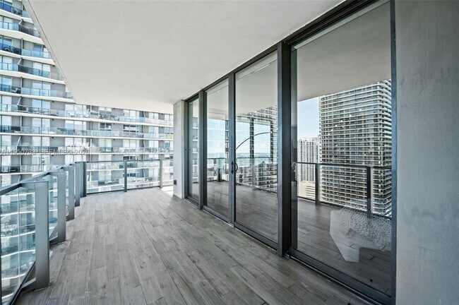 Building Photo - 88 SW 7th St