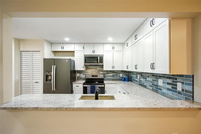 Building Photo - 5793 Avista Dr