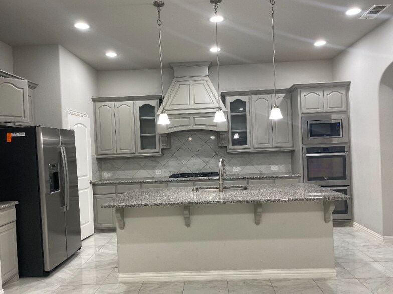 Building Photo - 6809 Helena Way