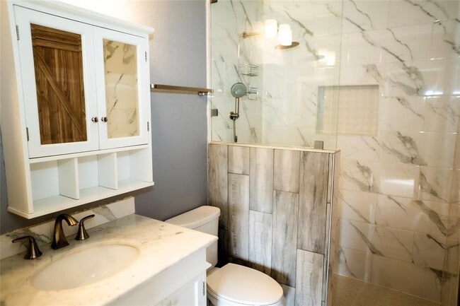 Building Photo - 11901 Swearingen Dr