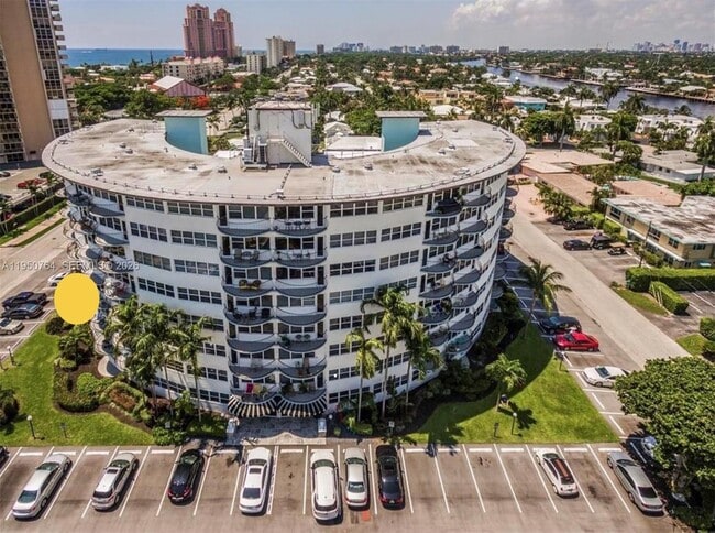 Building Photo - 3250 NE 28th St