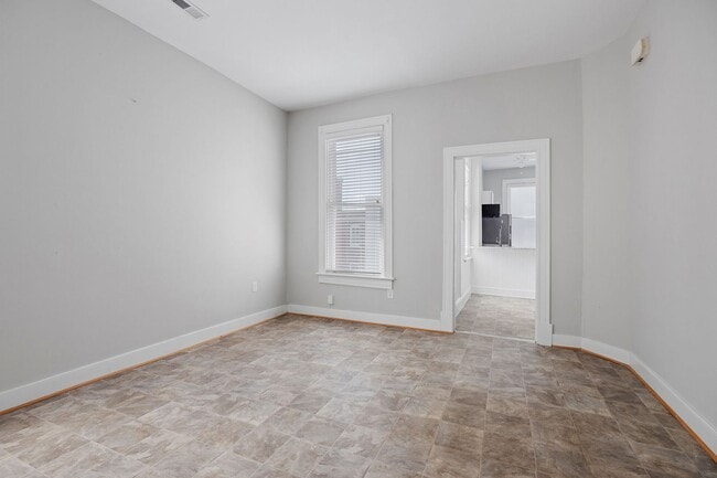 Building Photo - 2125 Grove Ave