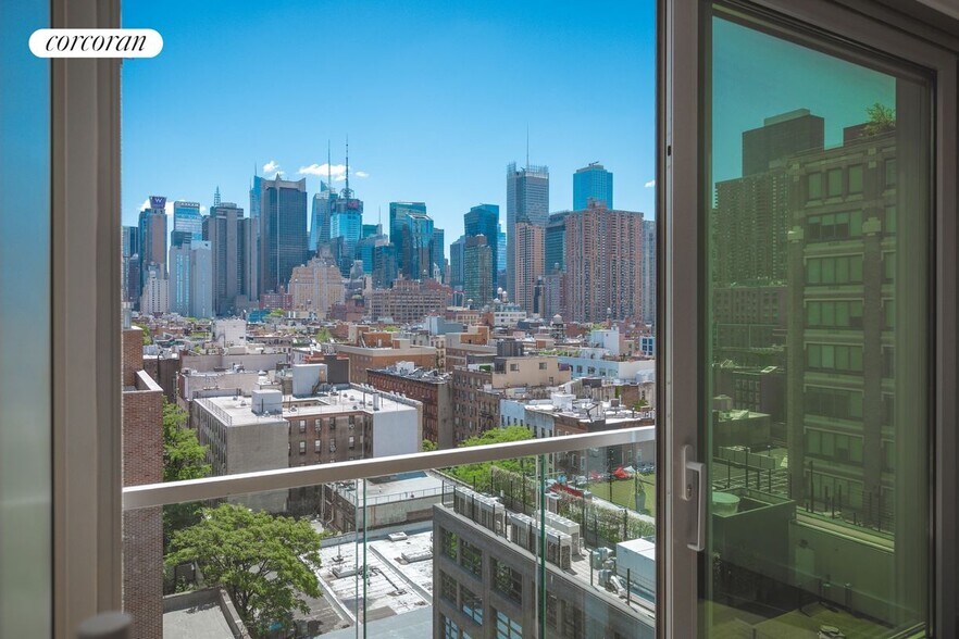 Building Photo - 547 W 47th St