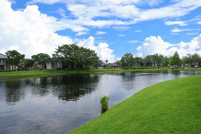 Building Photo - 10265 Gandy Blvd N