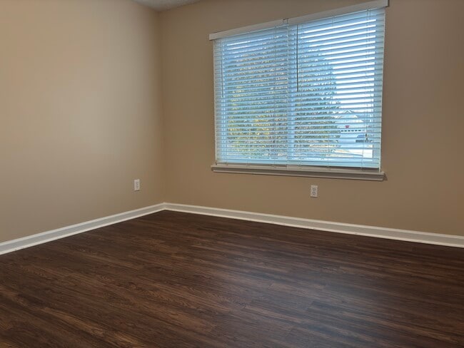 Building Photo - 3410 Camens Ct NE