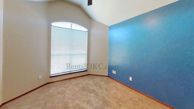 Building Photo - Rock Creek beauty