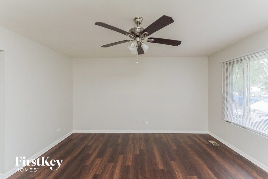 Building Photo - 5144 Oakwood Ct