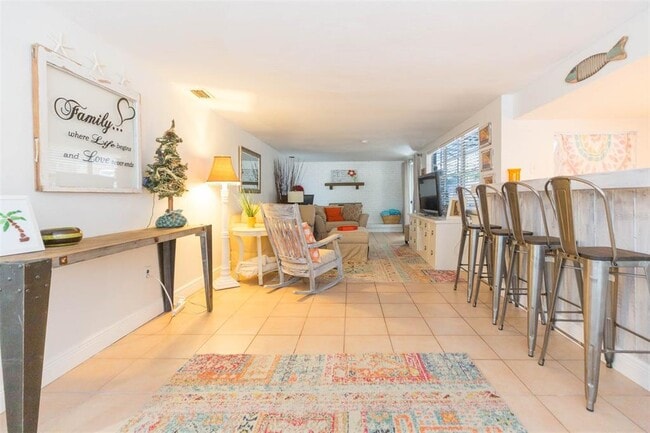 Building Photo - 4206 W Wisconsin Ave