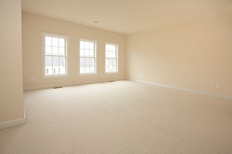 Building Photo - 560 Odendhal Ave