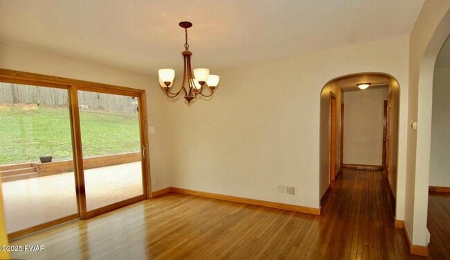 Building Photo - 1561 PA-171