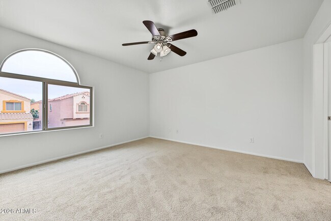 Building Photo - 6135 E Paradise Ln