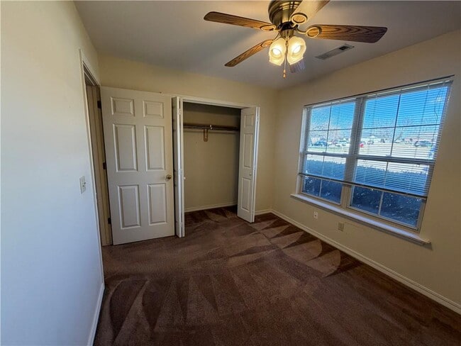 Building Photo - 706 Meghan St