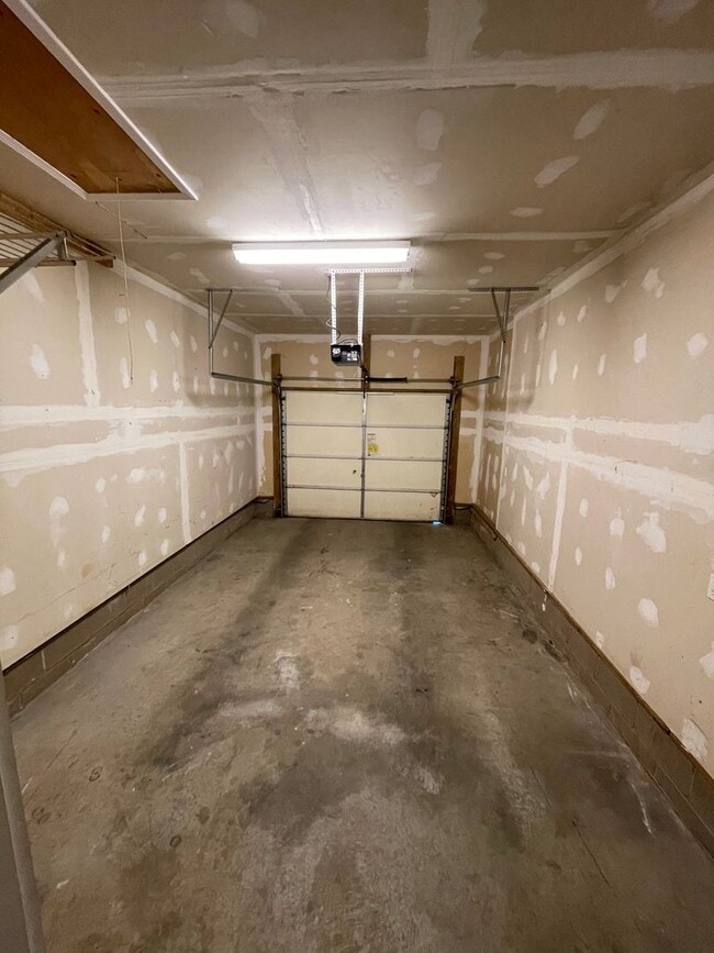 Building Photo - 407/409 Walnut Road