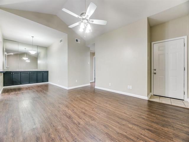 Building Photo - 8601 Park Ln