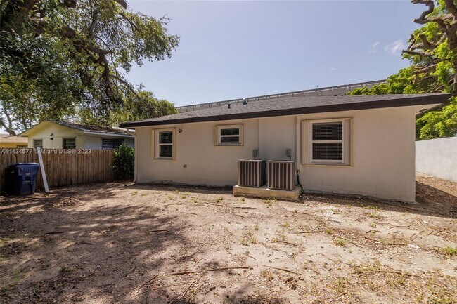 Building Photo - 2185 NW 41st St