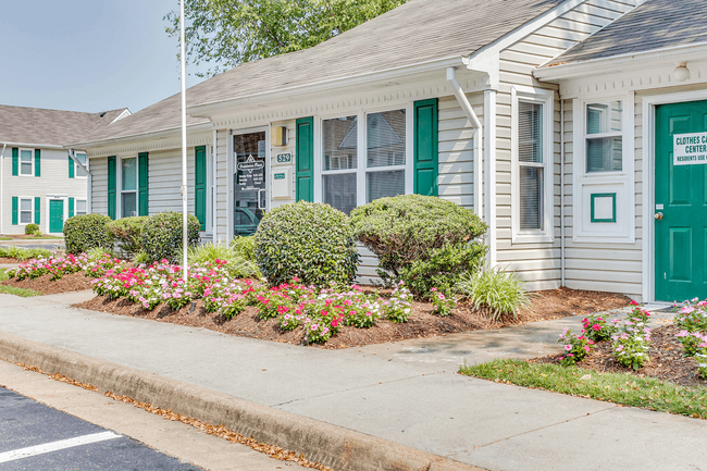 Building Photo - Dominion Pines Apartments