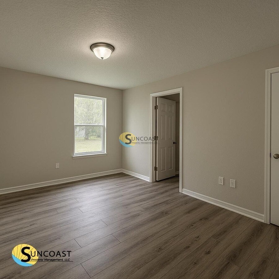 Building Photo - 8138 Ocala Ave